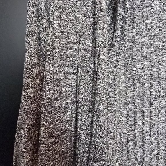 Lisa Rinna Sweater - Picture 6 of 8